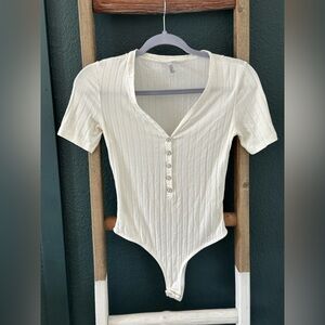 White Ribbed Button-Up B-Neck Bodysuit Size Small
